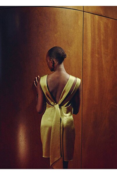 MANGO Woman Sırtı açık saten elbise