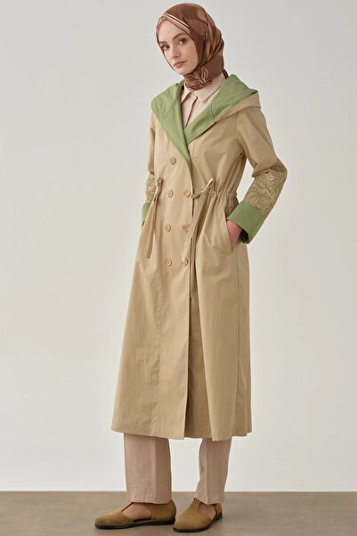 Tuğba Kombinli Kollar Nakışlı Trençkot - Bej