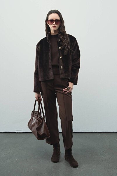 Hooopstore Κοντό καφέ μπουφάν με λεπτομέρεια με κορδόνια