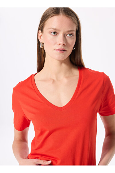 Fabrika V Yaka Düz Kırmızı Kadın T-Shirt TEYO