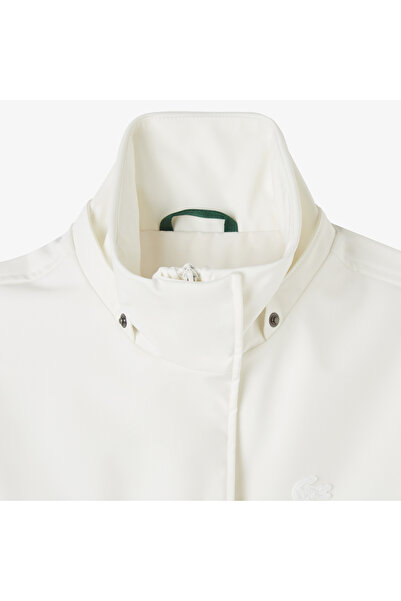Lacoste Kadın Relaxed Fit Kapüşonlu Beyaz Yağmurluk
