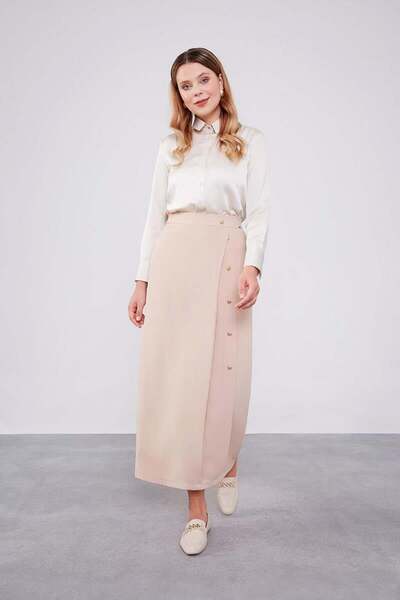 Levidor Stone Button Detailed Skirt