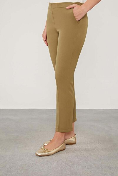 Levidor Elastic waist pocket detailed khaki trousers
