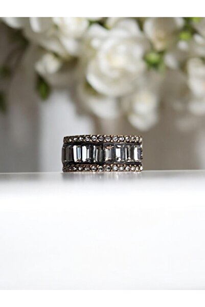 FAYRA ACCESSORIES خاتم مرصع بالألماس بحجر الزركون