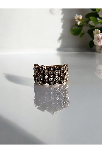 FAYRA ACCESSORIES خاتم مرصع بالألماس ومزين بأحجار الكريستال