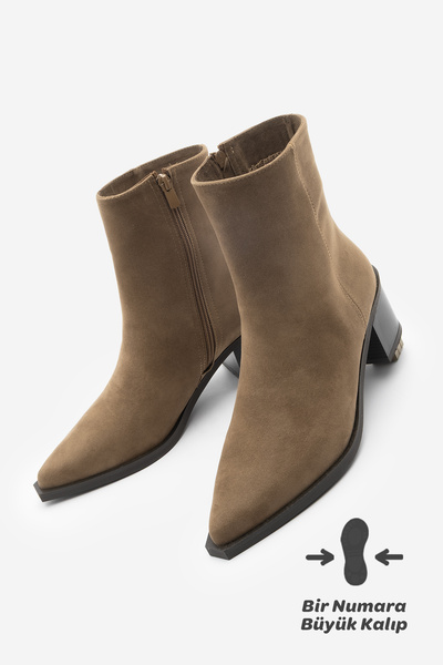 Marjin Kadın Sivri Burun Dikiş Detaylı Kalın Topuklu Bot Vorsis Taba Süet