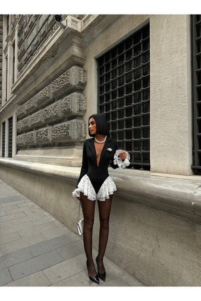 MODA Yeni sezon özel tasarım dantel detaylı mini tulum