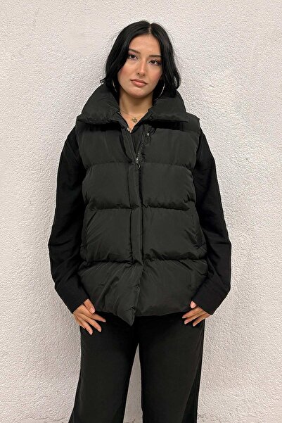 MİSSKAYLE Μαύρο φουσκωτό γιλέκο με επένδυση καφέ