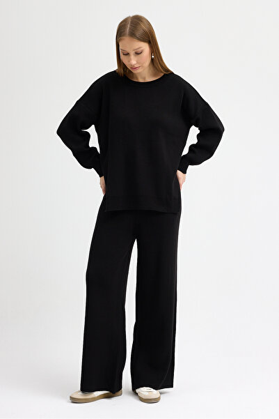 LE CARAMBOLE Women's Black Crew Neck Sweater-Pants Knitwear Set