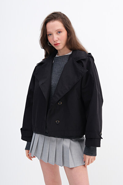 Addax Короткий тренч з капюшоном і ґудзиками TR7655