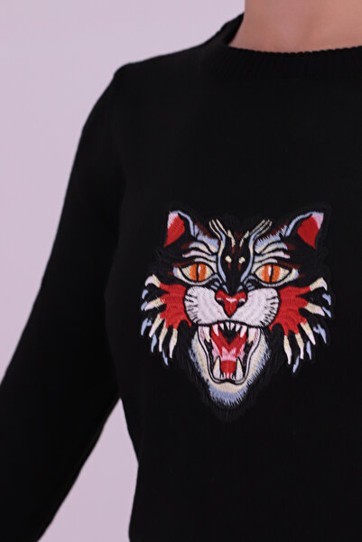 armonika Pulover negru pentru femei guler rotund cu aplicații ARM-26K136002