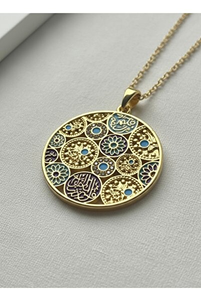 Daynav Mihrimah Kolye Hat Sanatı Çini Motifli Mine Detaylı Altın Rengi Paslanmaz Çelik Kararmaz