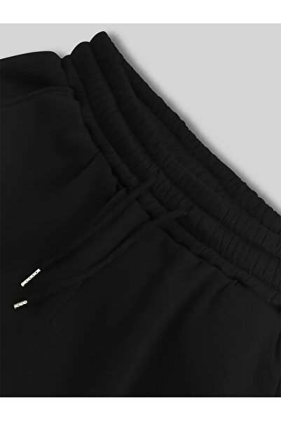 LAYORA 3 Thread Fleece Hoodie Set – Modern and Comfortable Street Style Look