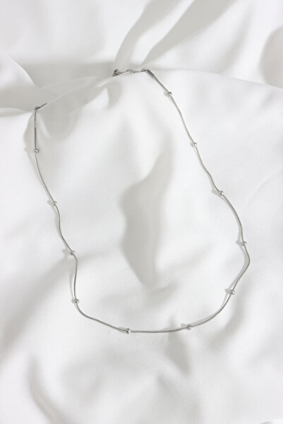 LA PERRY ACCESSORIES قلادة فضية من الفولاذ بسلسلة على شكل نجمة علوية