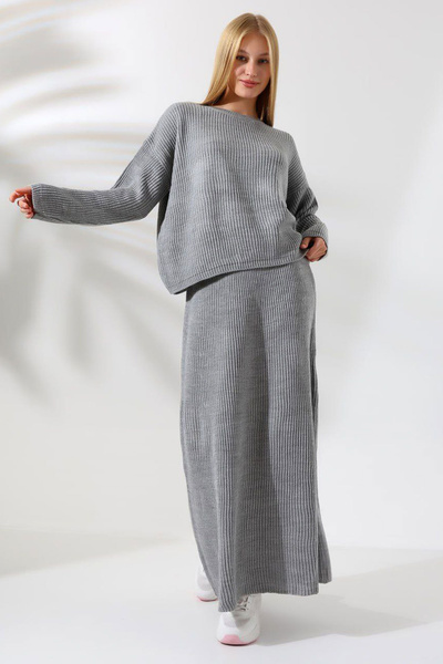 RMY MODA Crew Neck Sweater and Skirt 2-Piece Knitwear Set