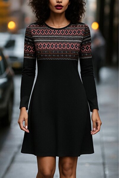 GENİRA Дамска къса рокля с дълъг ръкав, кръгло деколте и етнически шарки