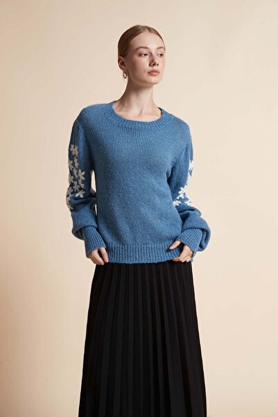 Yola سترة بأكمام مطرزة بالزهور