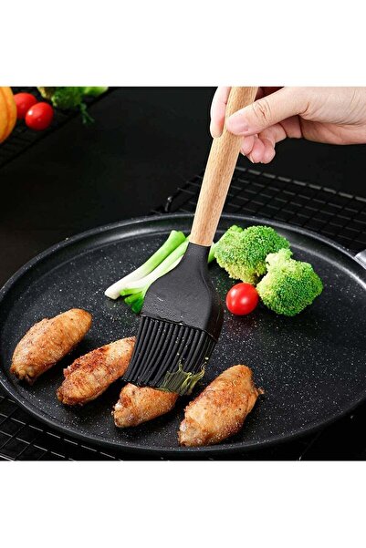 Bright Home فرشاة شواء بمقبض خشبي وشعيرات سيليكون