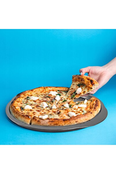 zola Pizza tray, round with holes, non-stick, inner diameter 33 cm