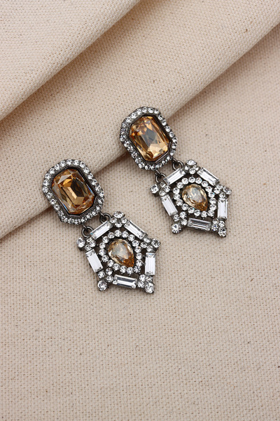 LA PERRY ACCESSORIES أقراط سهرة مرصعة بالأحجار الكريمة الكبيرة