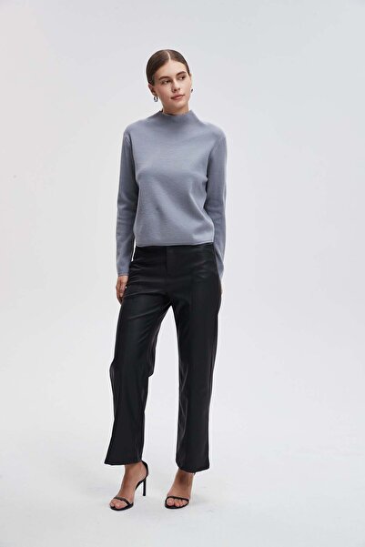 Livia Solid Long Sleeve Cropped Top