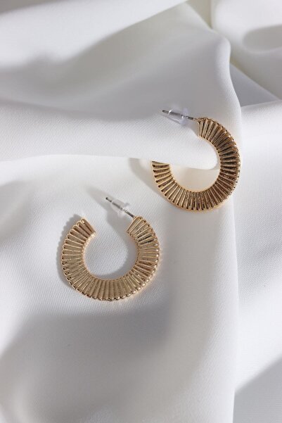 LA PERRY ACCESSORIES Vintage Gold Hoop Earrings