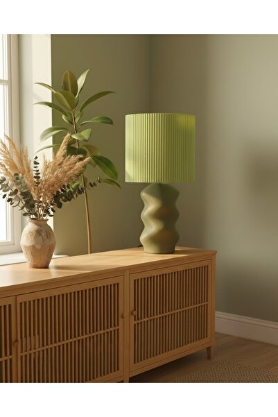 Veiart Modern Tasarım Masa Lambası – Mat Yeşil Dalga Gövde & Pileli Abajur