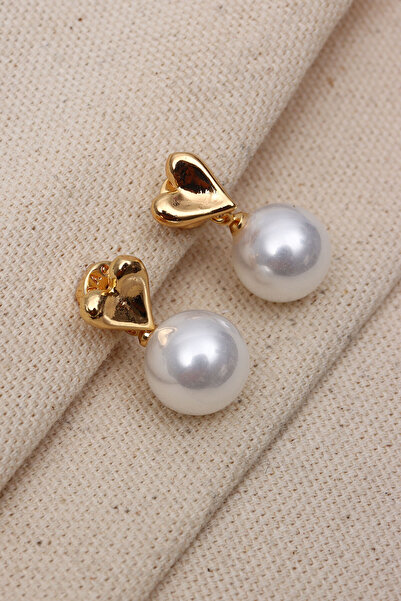 LA PERRY ACCESSORIES أقراط لؤلؤية ذهبية اللون على شكل قلب