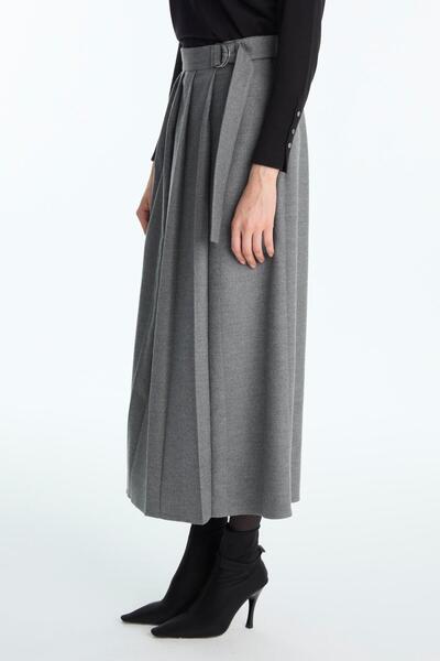 Zühre Pleated Gray Skirt with Buckle Belt Etk-0195