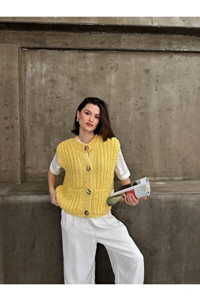 DONNA LISSA Women's Thick Knitted Big Button Pocket Detailed Oversized Knitwear Vest