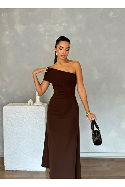 Nesil Tek Omuz Eteği Asimetrik Kesim Vücudu Saran Uzun Lunara Gece Elbisesi