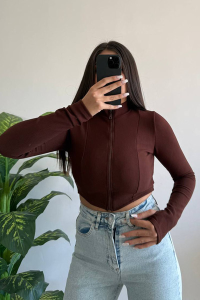 Marka Дамско късо яке от османска материя с цип и детайл с пръстен за пръст