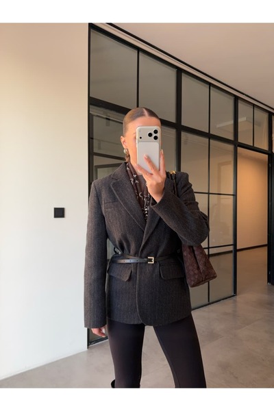 BB Bensu Buyruk ANTRASİT ÇİZGİLİ KEMERLİ KAŞE CEKET