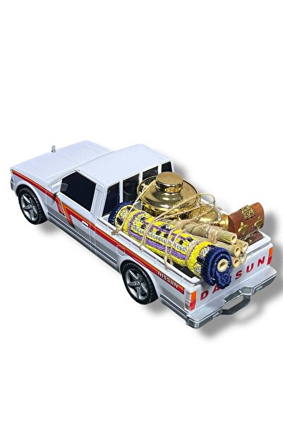 MAZPRO Datsun pickup truck with furniture