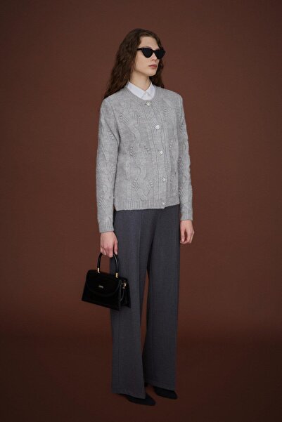 Nihan Taş Düğmeli Saç Örgülü Triko Hırka Gri