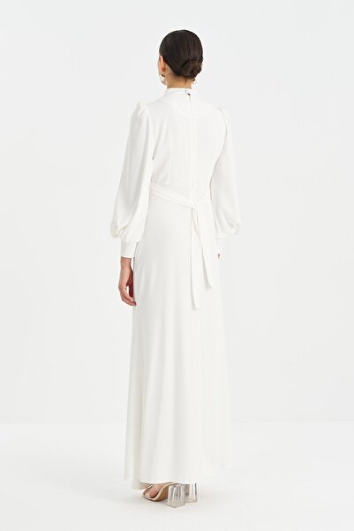 Nihan Yakası Taşlı Çiçek Detaylı Elbise Ekru