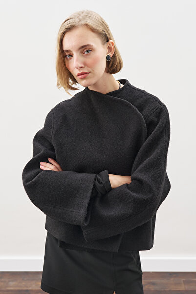 Manuka Wool Short Jacket Black