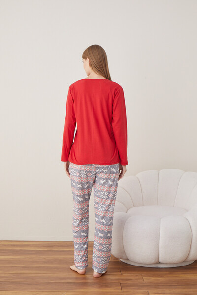 Serena Women's Christmas pajamas, red blouse and colorful pants, reindeer print