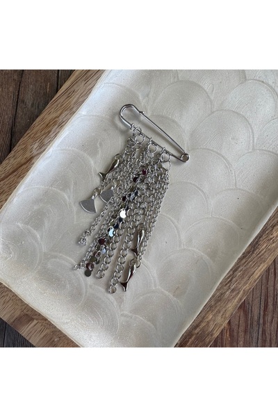 cadeaccessories Balık Charmlı Ve Sallantılı Zincirli İğne