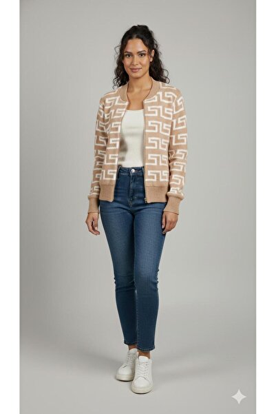 MODEL Yumuşak doku önden fermuarlı taş rengi sakallı hırka ceket