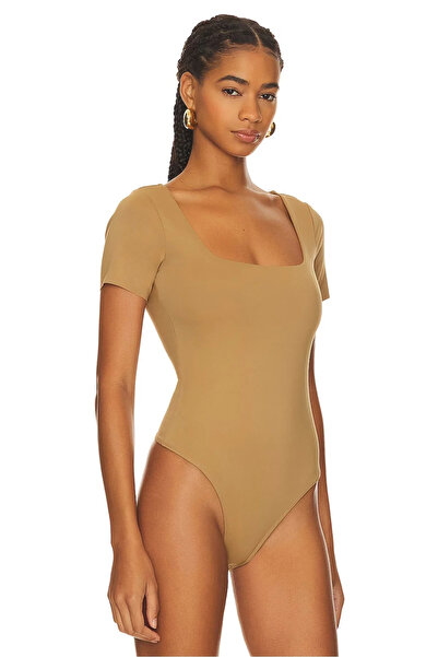 bysoca Kadın Bej Kare Yaka Kısa Kollu Vücudu Saran Basic Tanga Bodysuit