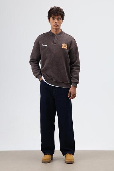 VAMOSCLO oversized Φούτερ με λαιμόκοψη με τύπωμα καφέ