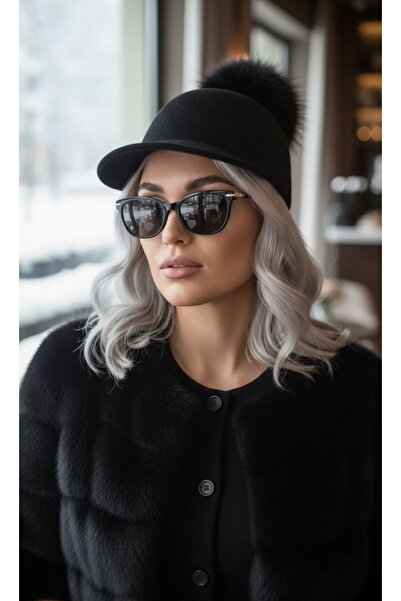 Goldmine Women's Pompom Felt Hat