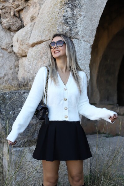 bytugcekaya Ecru standard size v-neck buttoned cardigan