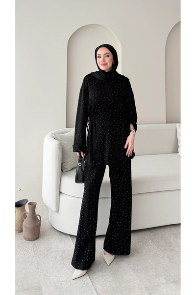 RFK Butik طقم نسائي مكون من قطعتين مع بنطلون بتفاصيل حجرية على الخصر - أسود