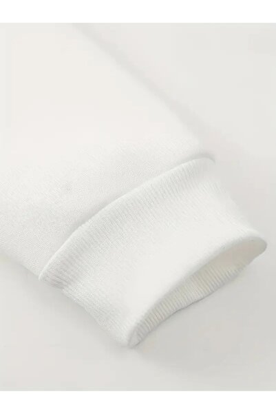 LAYORA Oversized Hoodie – Warm and Stylish Choice for Everyday Wear