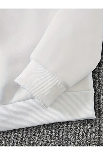 LAYORA Oversized Hoodie – Warm and Stylish Choice for Everyday Wear