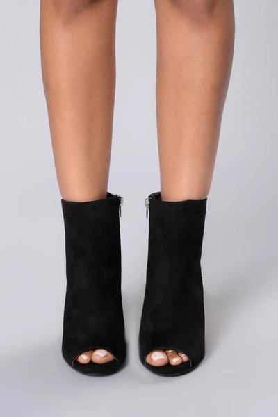 TrendyAnka Kadın Süet Bot Burnu Açık Yandan Fermuarlı Topuklu Bot