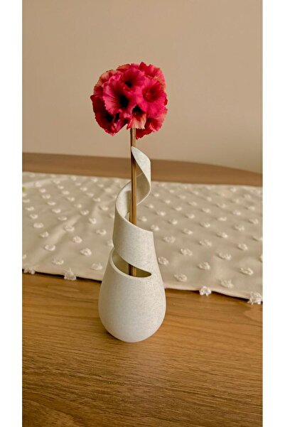 bycaeldesign Modern Vase with Spiral Detail