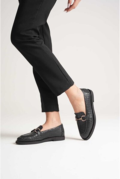 AYAKKABİSEPETİ Дамски мокасини с катарама, изработени по поръчка, от естествена кожа в тъмносин цвят с крокодилски принт